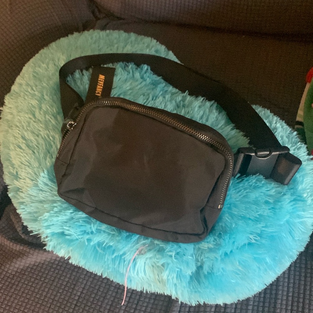 New Belt bag black